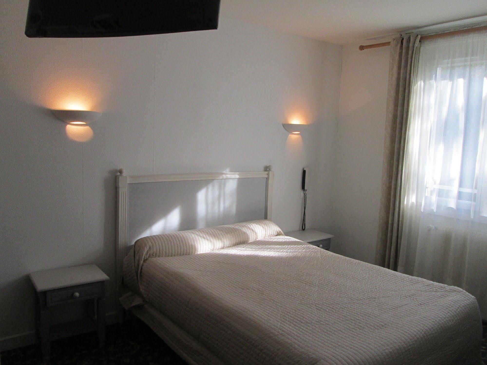 Hotel Victor Hugo Dijon Bagian luar foto