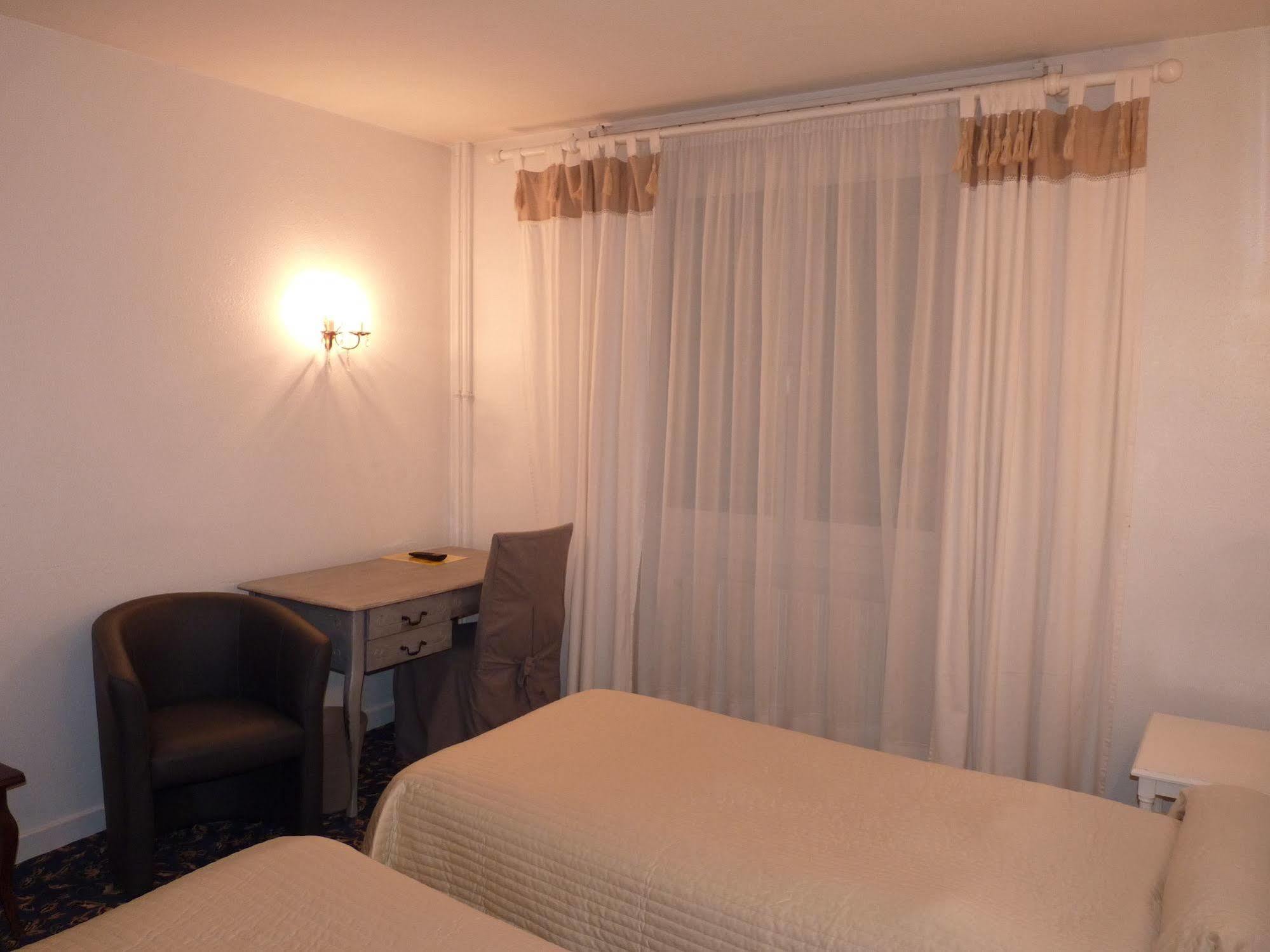 Hotel Victor Hugo Dijon Bagian luar foto