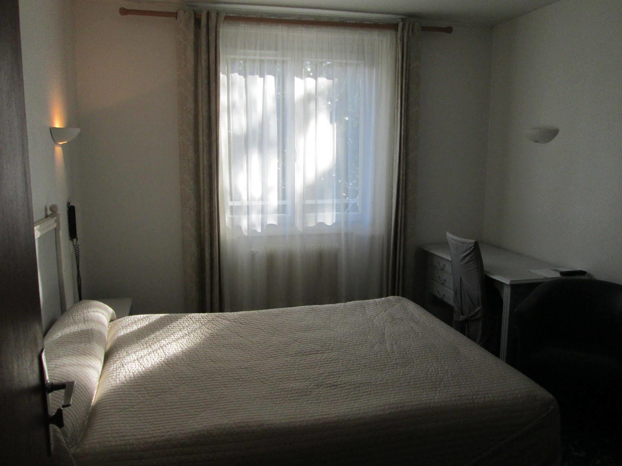 Hotel Victor Hugo Dijon Bagian luar foto