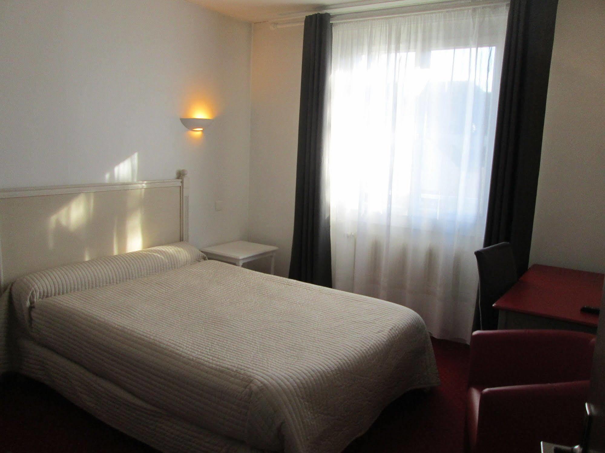 Hotel Victor Hugo Dijon Bagian luar foto